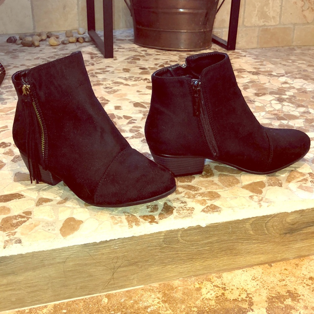 Black boots